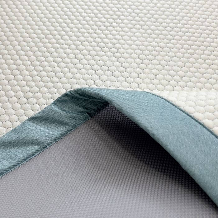 91家纺网 家纺一手货源 找家纺 倾慕家纺 2026新款PE时尚风豆豆凉席卡通系列--床席款 时尚小猫床席款