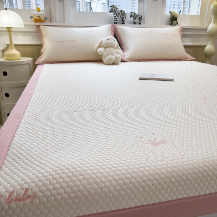 91家纺网 家纺一手货源 找家纺 倾慕家纺 2026新款PE时尚风豆豆凉席卡通系列--床席款 小狗先生床席款