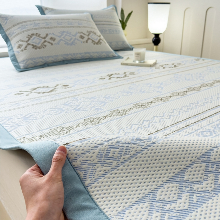 91家纺网 家纺一手货源 找家纺 （总）倾慕家纺 2026新款PE时尚风豆豆凉席花卉系列--床席款