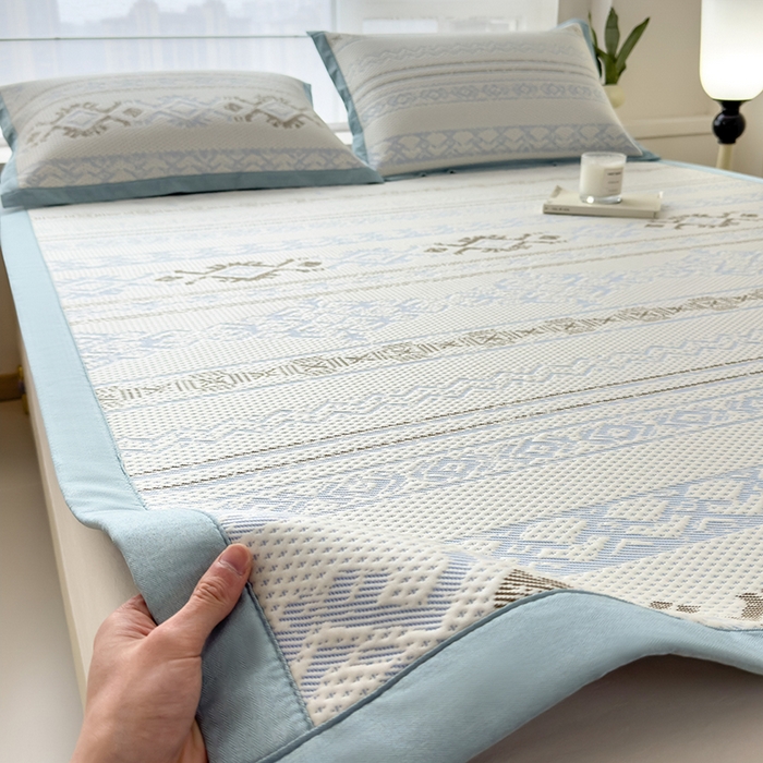 91家纺网 家纺一手货源 找家纺 倾慕家纺 2026新款PE时尚风豆豆凉席花卉系列--床席款 布达春雨床席款