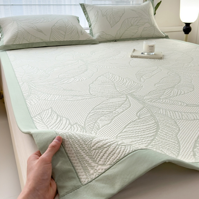 91家纺网 家纺一手货源 找家纺 倾慕家纺 2026新款PE时尚风豆豆凉席花卉系列--床席款 大叶绿床席款