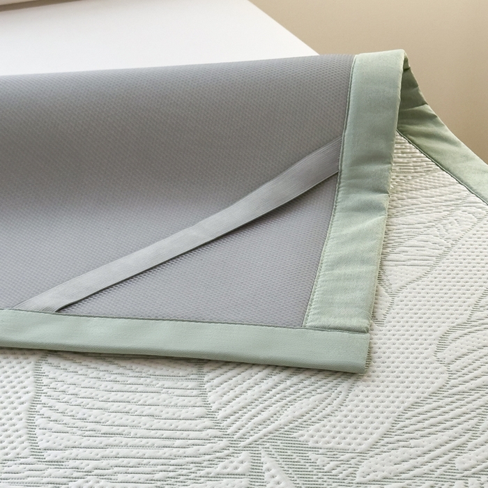 91家纺网 家纺一手货源 找家纺 倾慕家纺 2026新款PE时尚风豆豆凉席花卉系列--床席款 大叶绿床席款