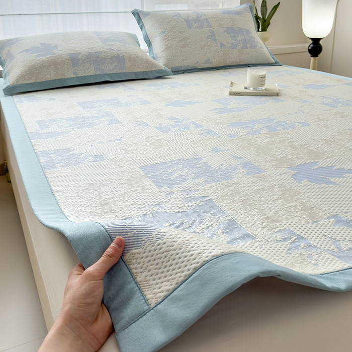 91家纺网 家纺一手货源 找家纺 倾慕家纺 2026新款PE时尚风豆豆凉席花卉系列--床席款 枫叶床席款