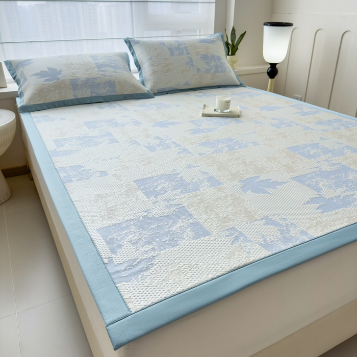 91家纺网 家纺一手货源 找家纺 倾慕家纺 2026新款PE时尚风豆豆凉席花卉系列--床席款 枫叶床席款