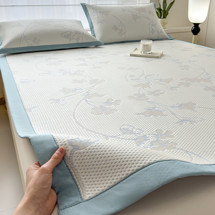 91家纺网 家纺一手货源 找家纺 倾慕家纺 2026新款PE时尚风豆豆凉席花卉系列--床席款 满江花床席款