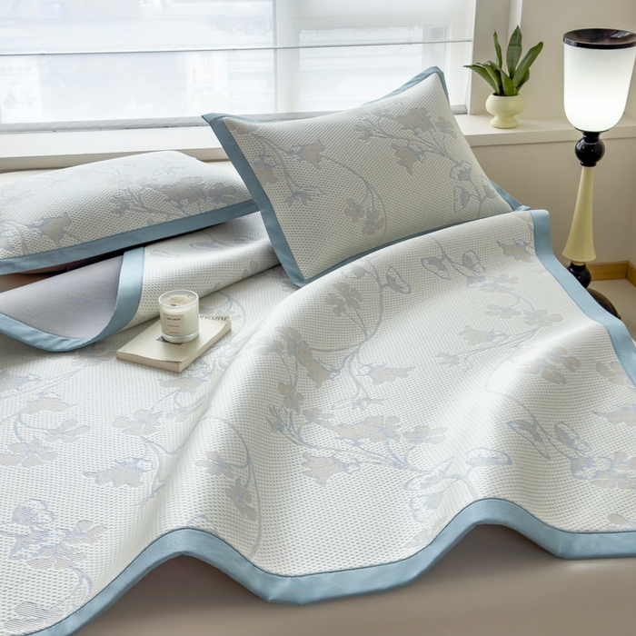 91家纺网 家纺一手货源 找家纺 倾慕家纺 2026新款PE时尚风豆豆凉席花卉系列--床席款 满江花床席款