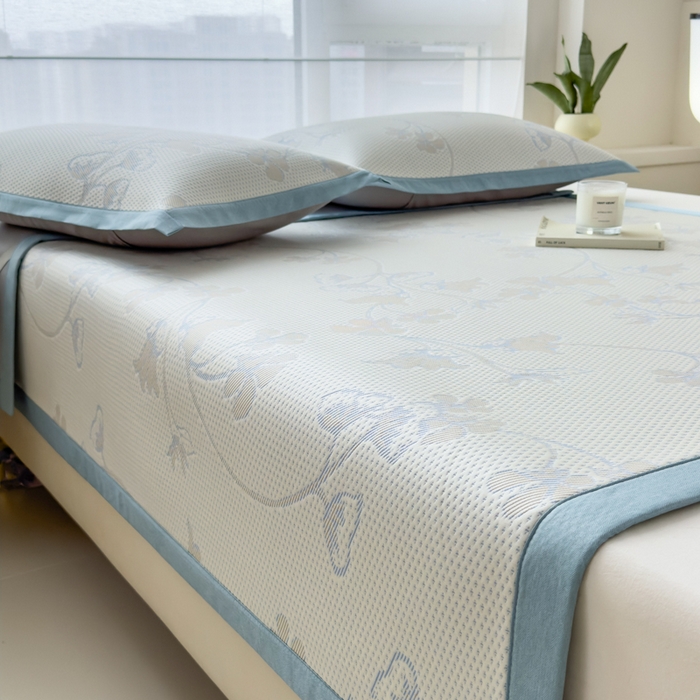 91家纺网 家纺一手货源 找家纺 倾慕家纺 2026新款PE时尚风豆豆凉席花卉系列--床席款 满江花床席款