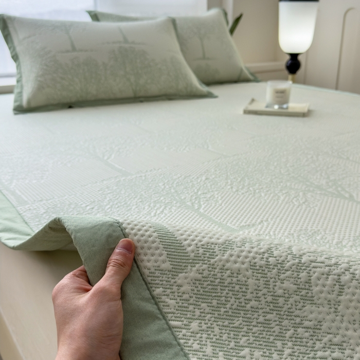 91家纺网 家纺一手货源 找家纺 倾慕家纺 2026新款PE时尚风豆豆凉席花卉系列--床席款 树树相邻床席款