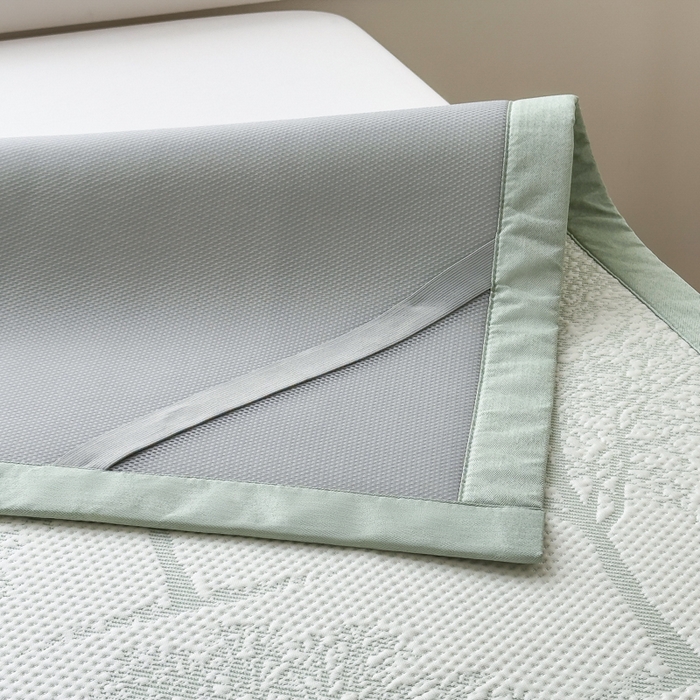 91家纺网 家纺一手货源 找家纺 倾慕家纺 2026新款PE时尚风豆豆凉席花卉系列--床席款 树树相邻床席款