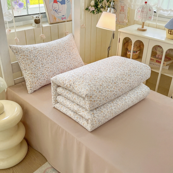 91家纺网 家纺一手货源 找家纺 简冠家纺 2026新款仿棉水洗棉学生三件套宿舍三件套多件套大礼包 花语梦