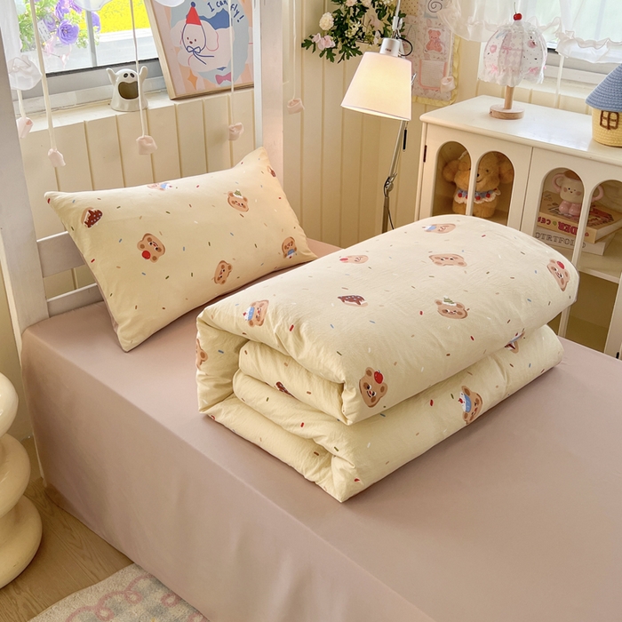 91家纺网 家纺一手货源 找家纺 简冠家纺 2026新款仿棉水洗棉学生三件套宿舍三件套多件套大礼包 咖啡熊