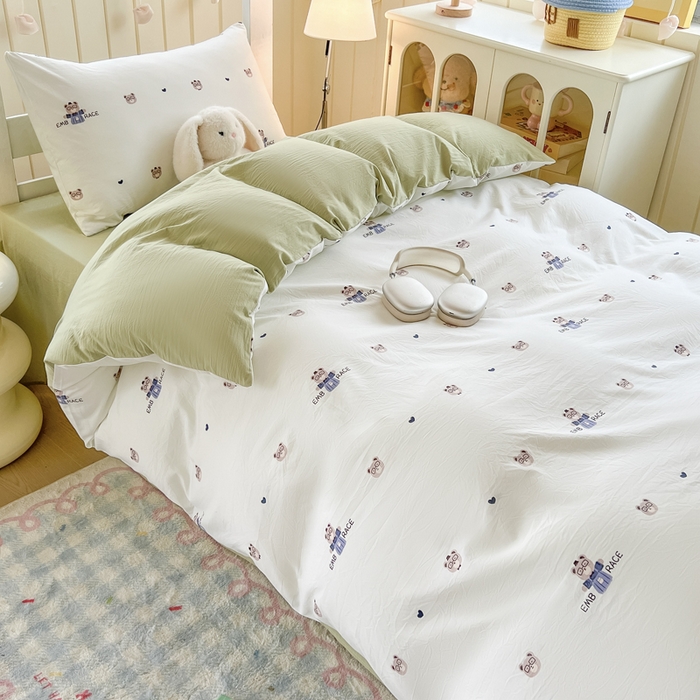 91家纺网 家纺一手货源 找家纺 简冠家纺 2026新款仿棉水洗棉学生三件套宿舍三件套多件套大礼包 乐乐熊 绿