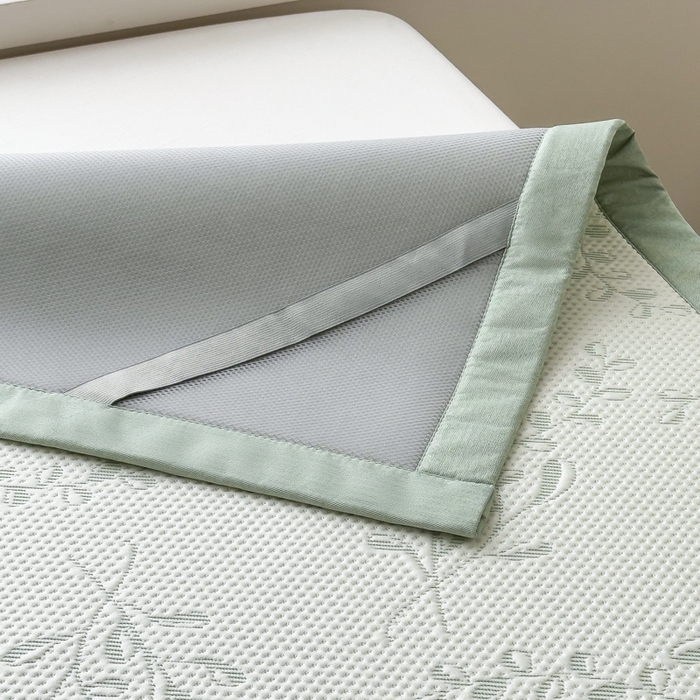 91家纺网 家纺一手货源 找家纺 倾慕家纺 2026新款PE时尚风豆豆凉席花卉系列--床席款 夏日清新绿床席款