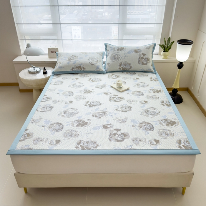 91家纺网 家纺一手货源 找家纺 倾慕家纺 2026新款PE时尚风豆豆凉席花卉系列--床席款 写意玫瑰床席款