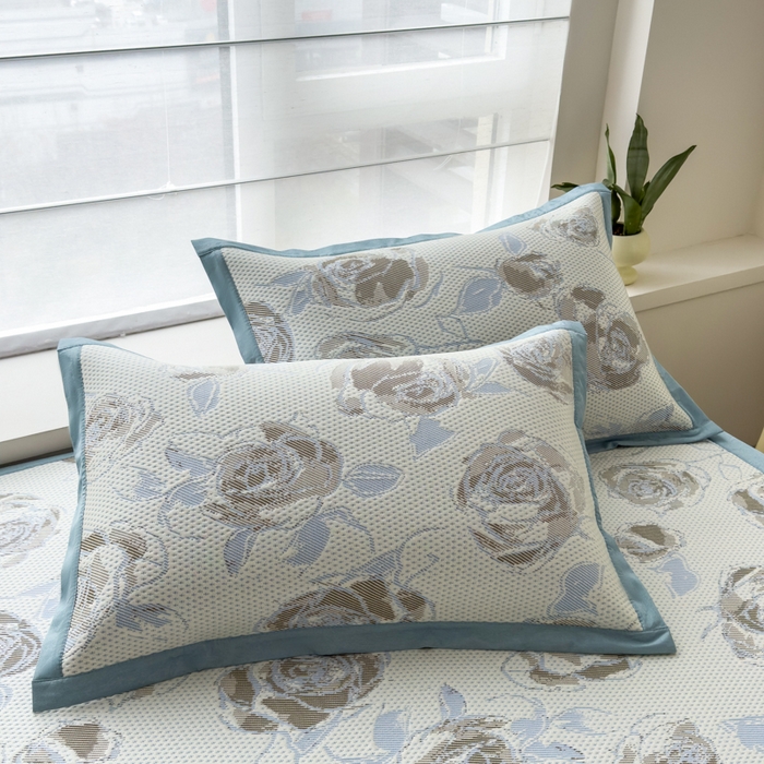 91家纺网 家纺一手货源 找家纺 倾慕家纺 2026新款PE时尚风豆豆凉席花卉系列--床席款 写意玫瑰床席款