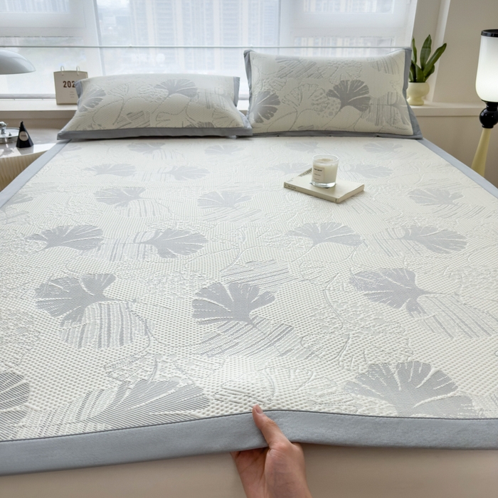 倾慕家纺 2026新款PE时尚风豆豆凉席花卉系列--床席款 杏叶灰床席款