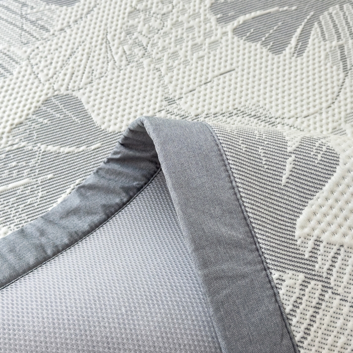 91家纺网 家纺一手货源 找家纺 倾慕家纺 2026新款PE时尚风豆豆凉席花卉系列--床席款 杏叶灰床席款