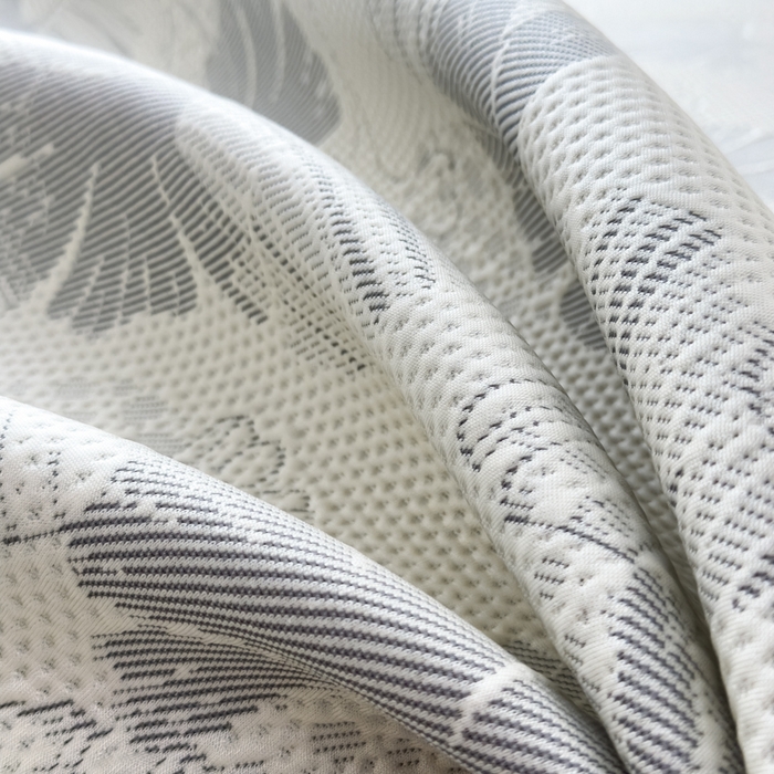 91家纺网 家纺一手货源 找家纺 倾慕家纺 2026新款PE时尚风豆豆凉席花卉系列--床席款 杏叶灰床席款