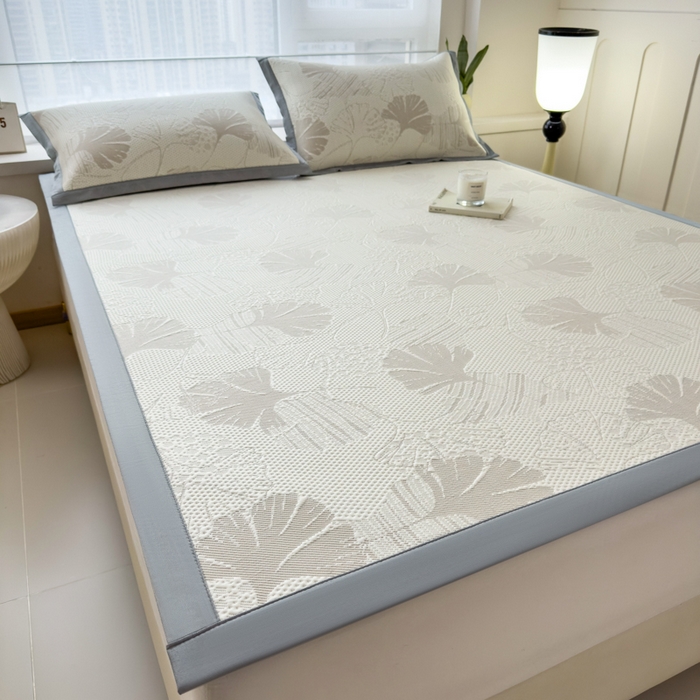 91家纺网 家纺一手货源 找家纺 倾慕家纺 2026新款PE时尚风豆豆凉席花卉系列--床席款 杏叶卡其床席款