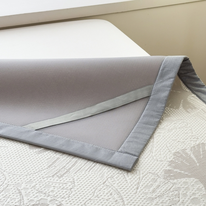 91家纺网 家纺一手货源 找家纺 倾慕家纺 2026新款PE时尚风豆豆凉席花卉系列--床席款 杏叶卡其床席款