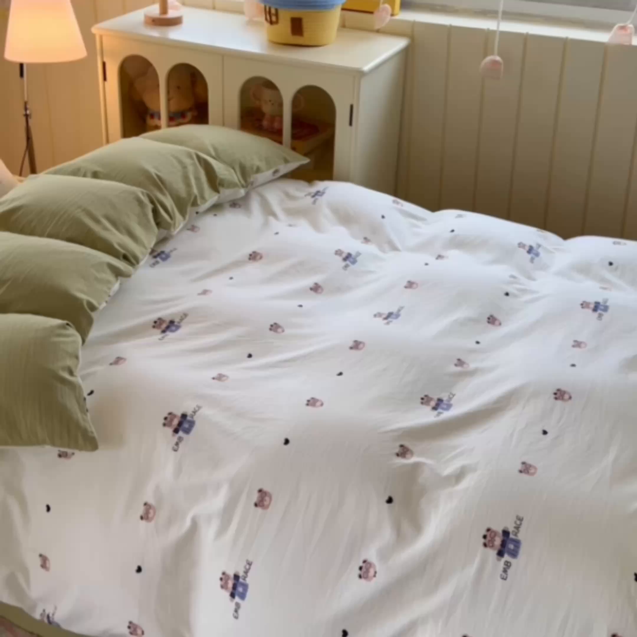 91家纺网 家纺一手货源 找家纺 简冠家纺 2026新款仿棉水洗棉学生三件套宿舍三件套多件套大礼包 乐乐熊 绿