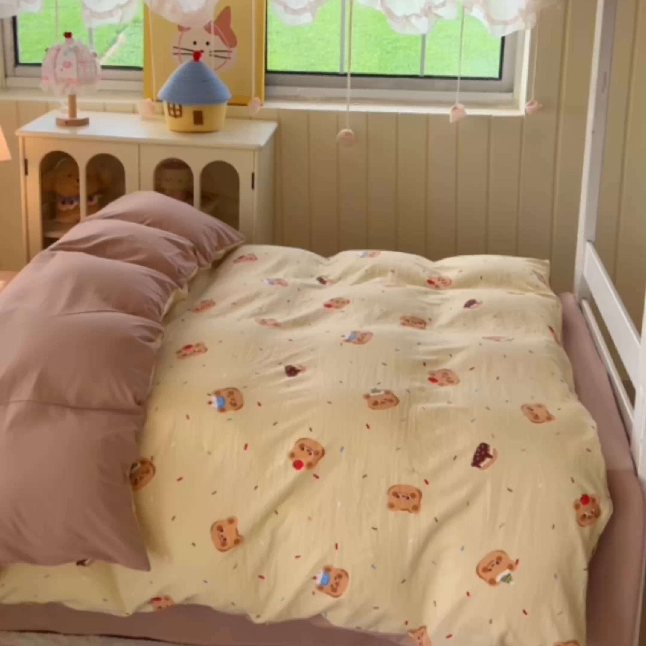 91家纺网 家纺一手货源 找家纺 简冠家纺 2026新款仿棉水洗棉学生三件套宿舍三件套多件套大礼包 咖啡熊