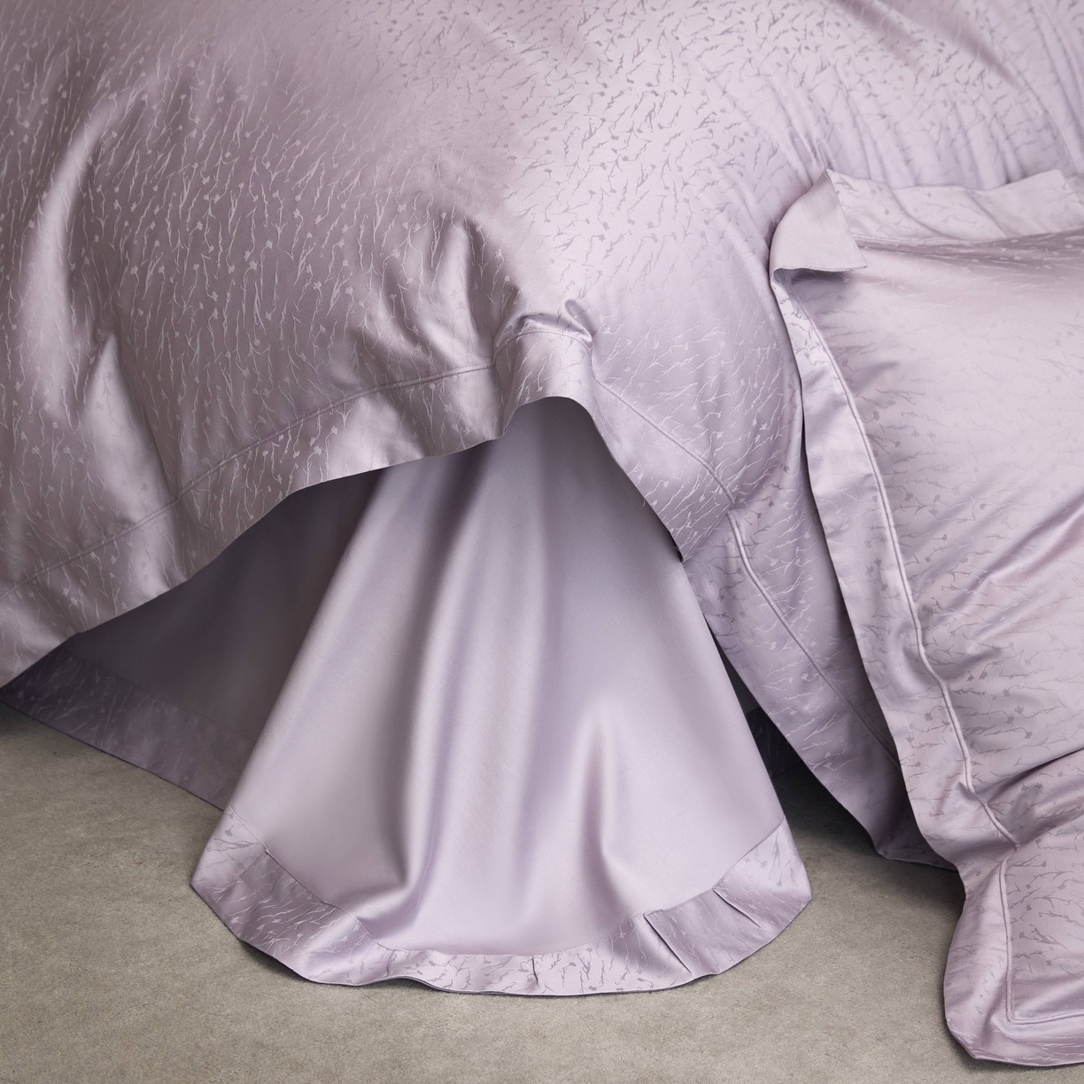 91家纺网 家纺一手货源 找家纺 榻尚家居 2026新款埋绳提花系列全棉纯棉贡缎提花四件套 艾克亚（温馨紫）