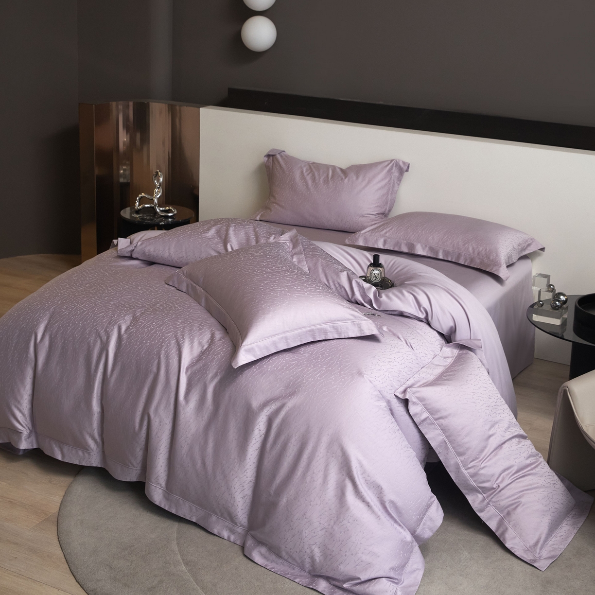 91家纺网 家纺一手货源 找家纺 榻尚家居 2026新款埋绳提花系列全棉纯棉贡缎提花四件套 艾克亚（温馨紫）