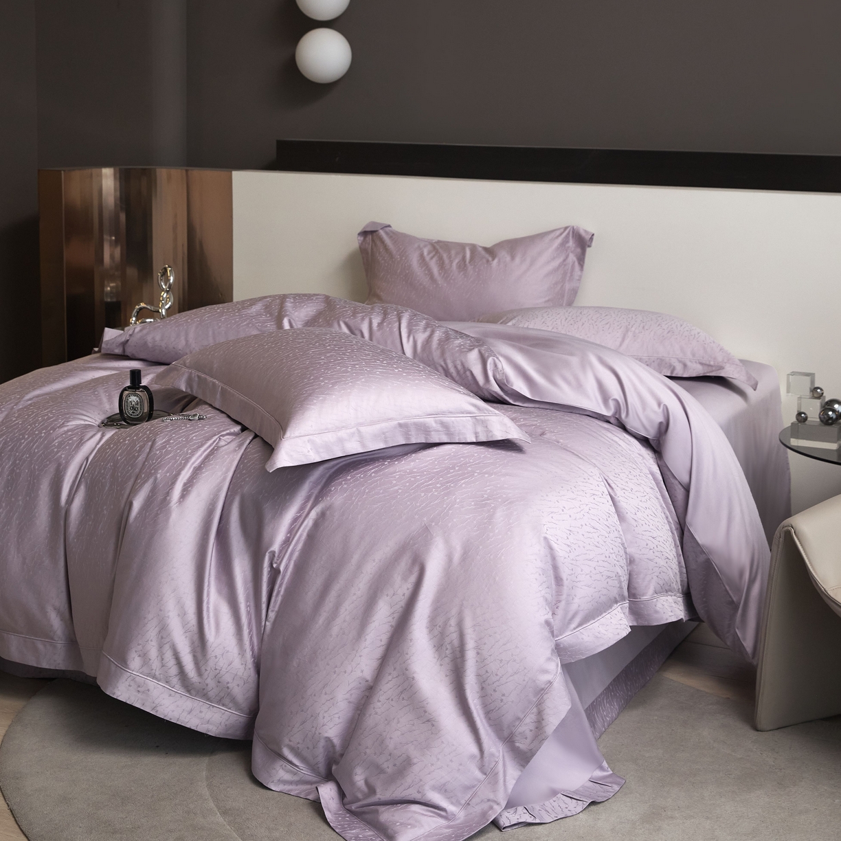 91家纺网 家纺一手货源 找家纺 榻尚家居 2026新款埋绳提花系列全棉纯棉贡缎提花四件套 艾克亚（温馨紫）