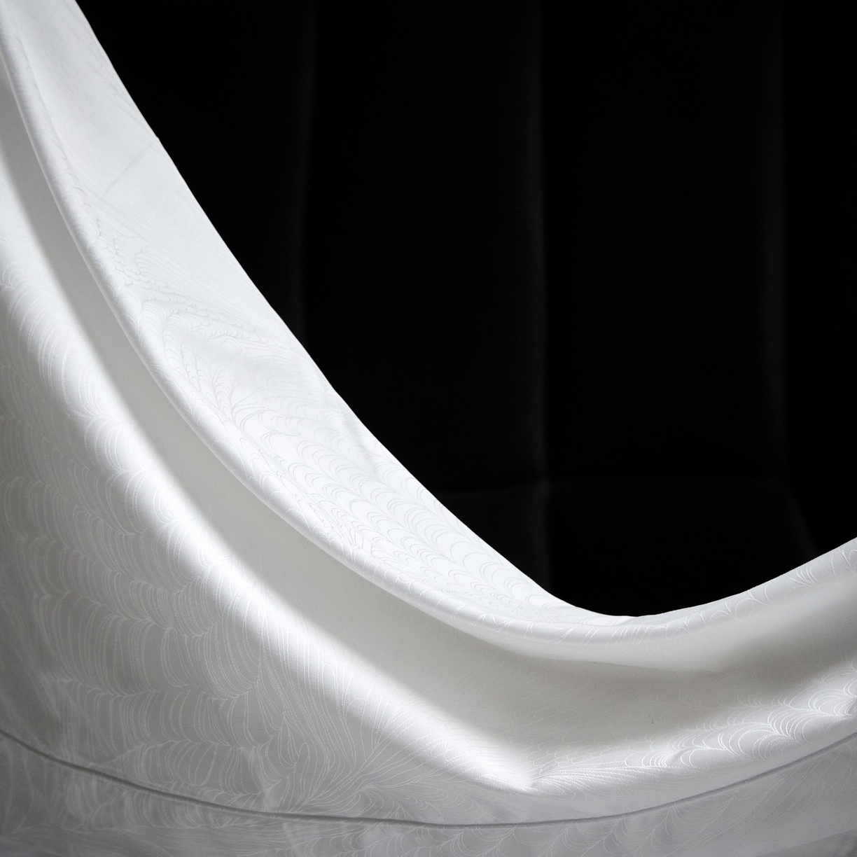 91家纺网 家纺一手货源 找家纺 榻尚家居 2026新款埋绳提花系列全棉纯棉贡缎提花四件套 格律时尚-增白