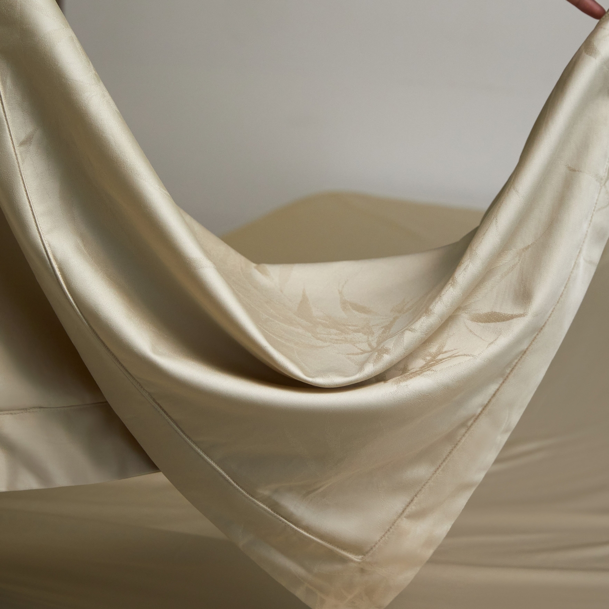 91家纺网 家纺一手货源 找家纺 榻尚家居 2026新款埋绳提花系列全棉纯棉贡缎提花四件套 卡斯诺（清新绿）