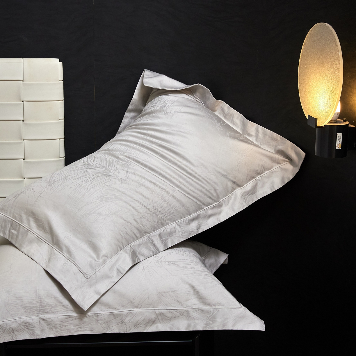 91家纺网 家纺一手货源 找家纺 榻尚家居 2026新款埋绳提花系列全棉纯棉贡缎提花四件套 流金时光（时尚灰）