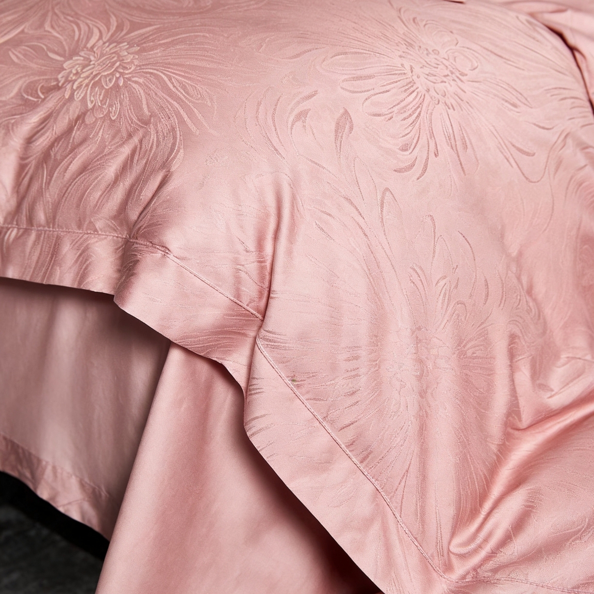 91家纺网 家纺一手货源 找家纺 榻尚家居 2026新款埋绳提花系列全棉纯棉贡缎提花四件套 罗卡芙 豆沙