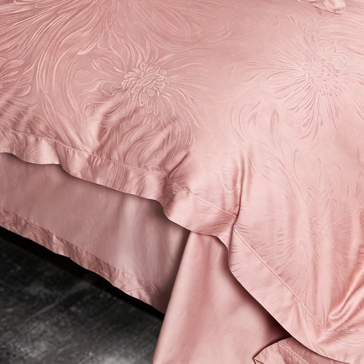 91家纺网 家纺一手货源 找家纺 榻尚家居 2026新款埋绳提花系列全棉纯棉贡缎提花四件套 罗卡芙 豆沙