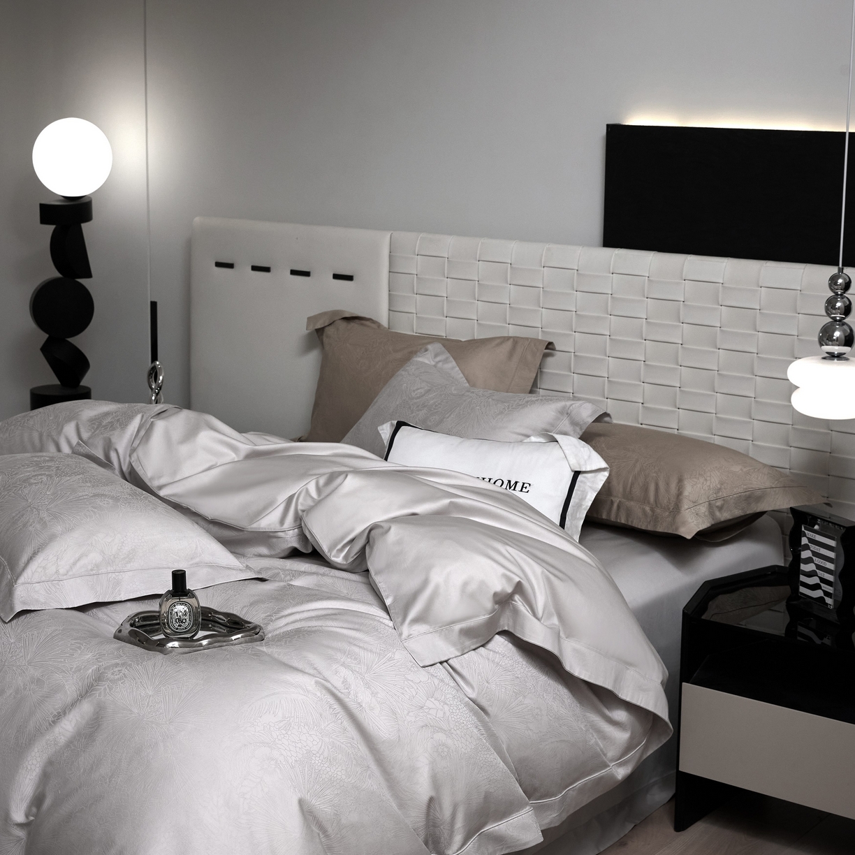 91家纺网 家纺一手货源 找家纺 榻尚家居 2026新款埋绳提花系列全棉纯棉贡缎提花四件套 洛奇-高级灰