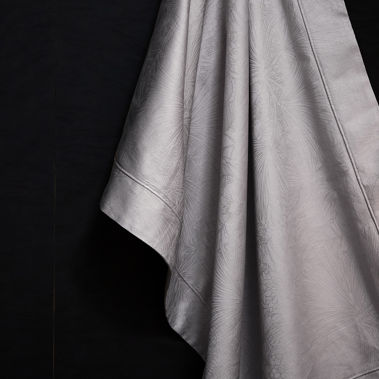 91家纺网 家纺一手货源 找家纺 榻尚家居 2026新款埋绳提花系列全棉纯棉贡缎提花四件套 洛奇-高级灰