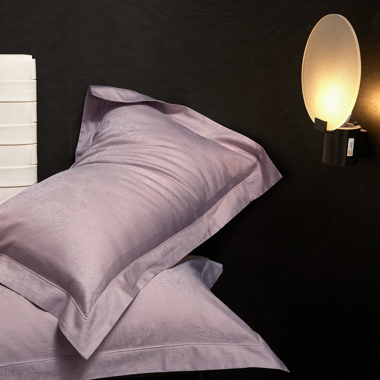 91家纺网 家纺一手货源 找家纺 榻尚家居 2026新款埋绳提花系列全棉纯棉贡缎提花四件套 洛奇-莫奈紫