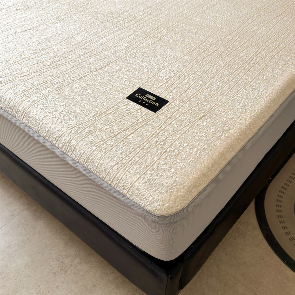 91家纺网 家纺一手货源 找家纺 慕木家纺 2026新款简约复合三明治冰豆豆席子凉席罗马曲线(提供买家秀)-床笠款 罗马曲线-卡其