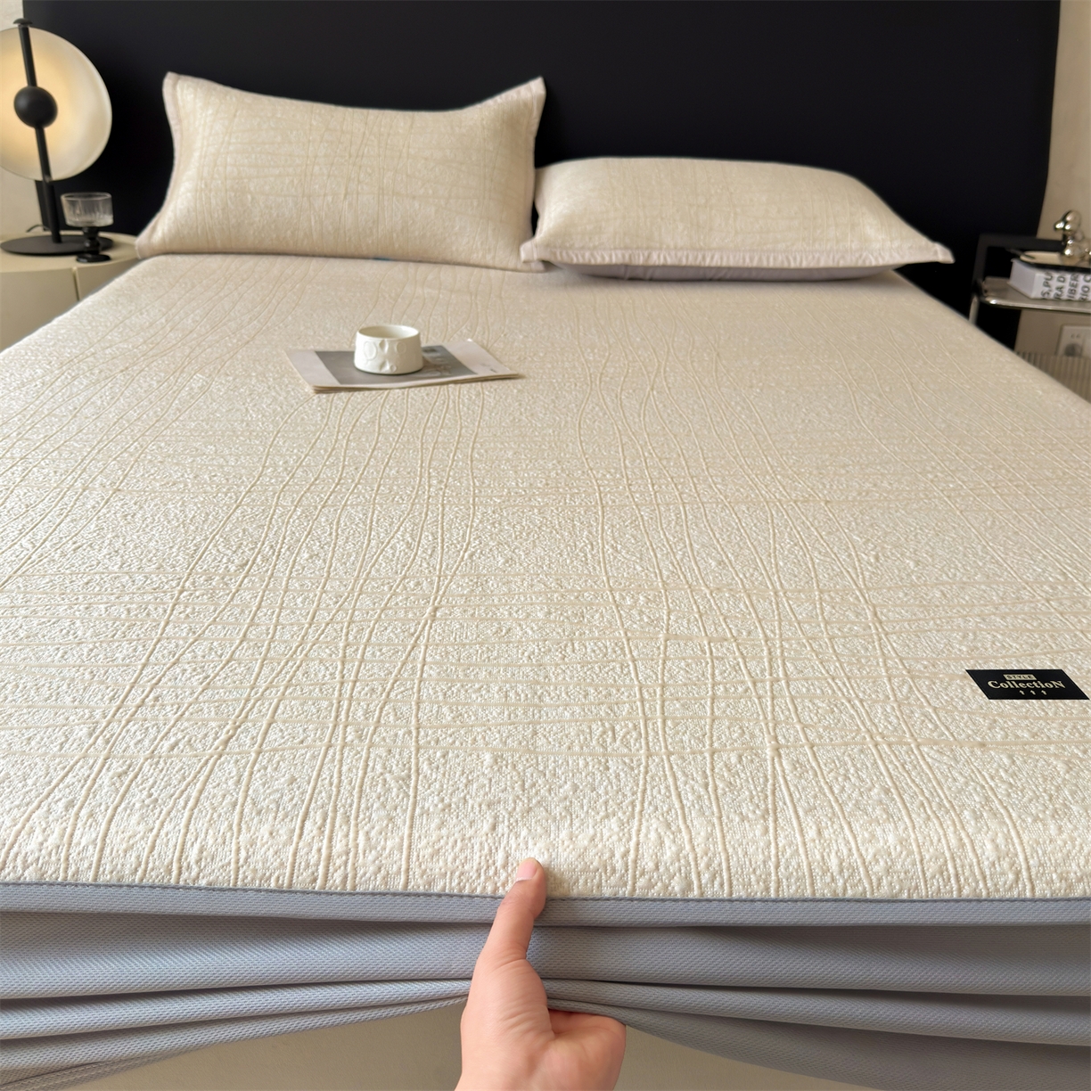 91家纺网 家纺一手货源 找家纺 慕木家纺 2026新款简约复合三明治冰豆豆席子凉席罗马曲线(提供买家秀)-床笠款 罗马曲线-卡其