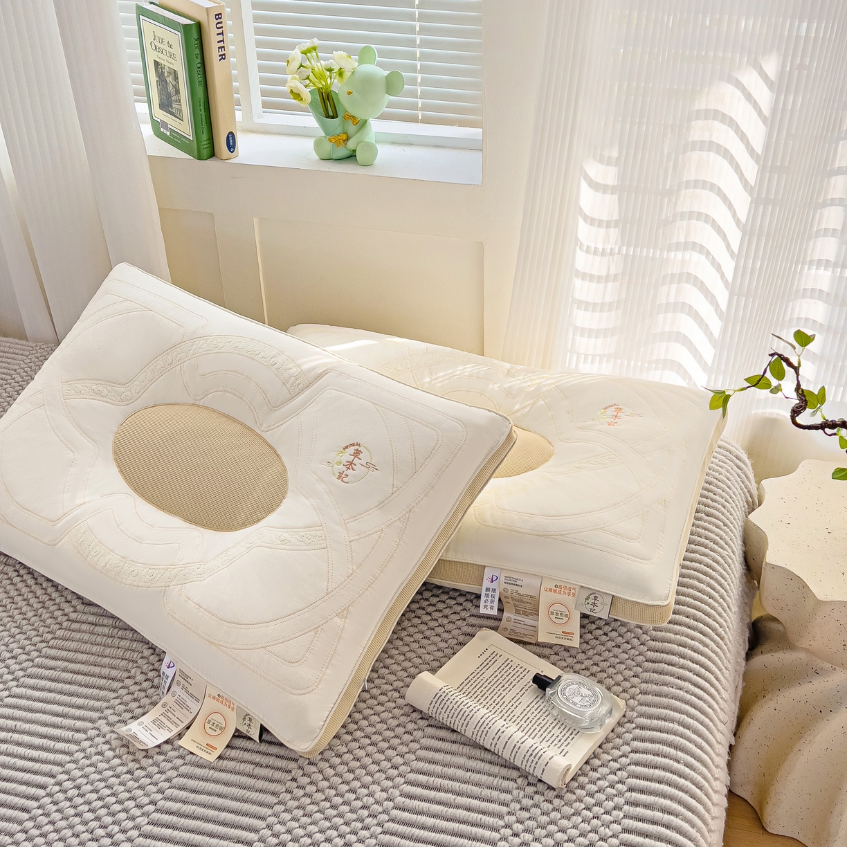 91家纺网 家纺一手货源 找家纺 梦叶草 2026新款花草草本记决明子护颈枕头全棉枕芯 草本记决明子-奶茶色