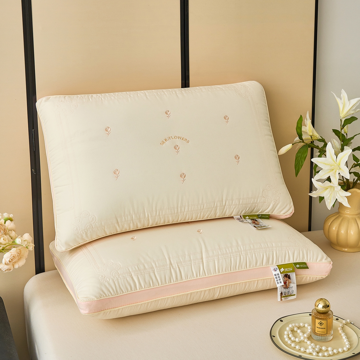 91家纺网 家纺一手货源 找家纺 梦叶草 2023新款小奶蕉学生护颈枕头乳胶层枕芯（专利版权 盗版必究）娇生惯养小奶蕉-泡泡蓝