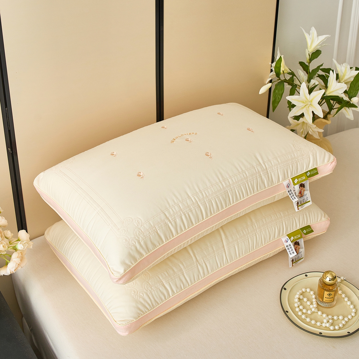 91家纺网 家纺一手货源 找家纺 （总）梦叶草 2026新款七朵玫瑰亲肤护颈枕芯助睡眠枕头