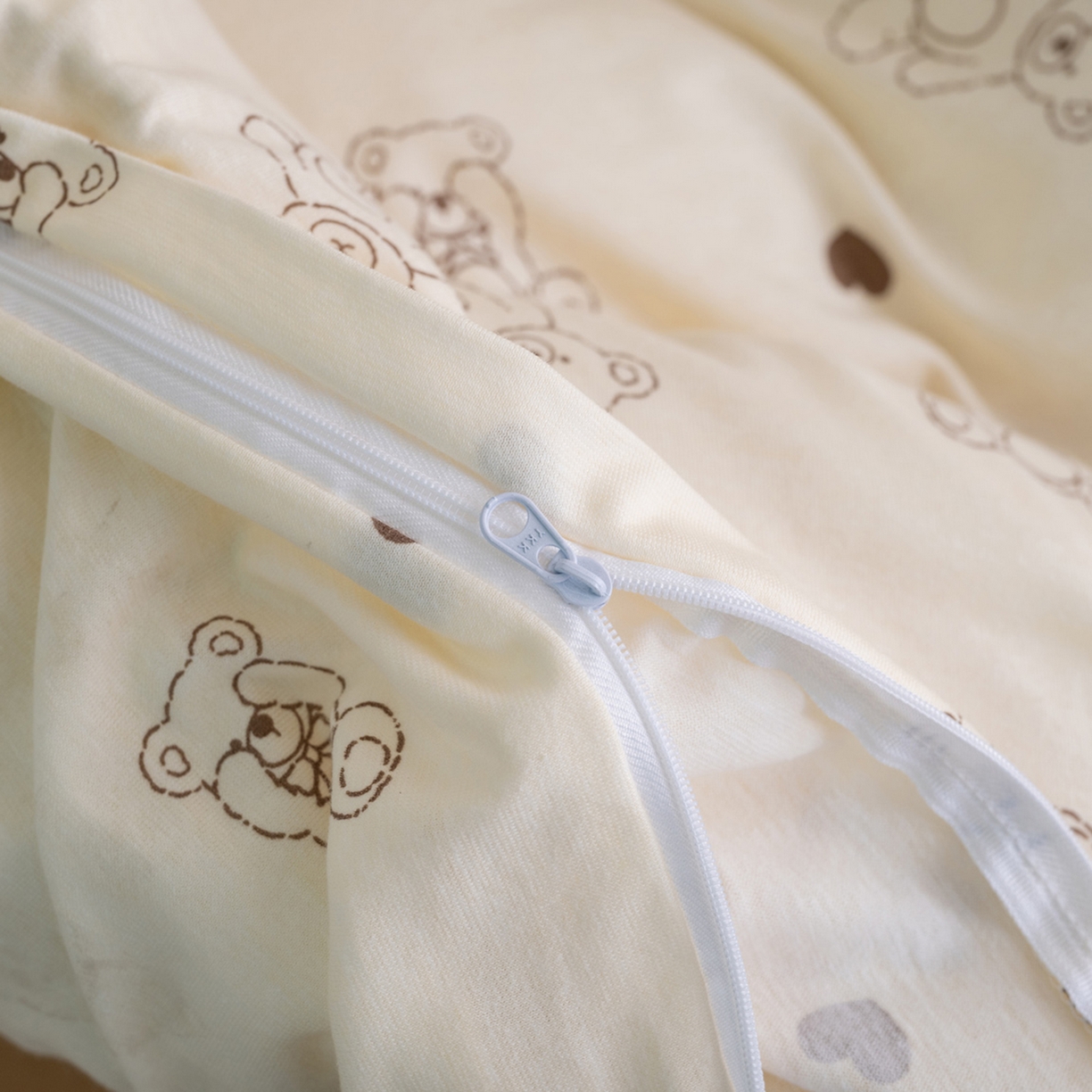 91家纺网 家纺一手货源 找家纺 梦可莱家居 2026新款全棉纯棉针织棉印花可爱卡通系列四件套 爱心熊