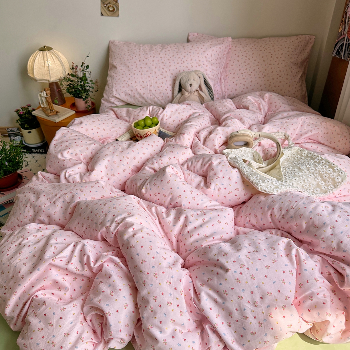 91家纺网 家纺一手货源 找家纺 艾咪-Amy ntmy 2026新款博主风清新田园小碎花全棉纯棉四件套-甜樱 清新甜樱-粉