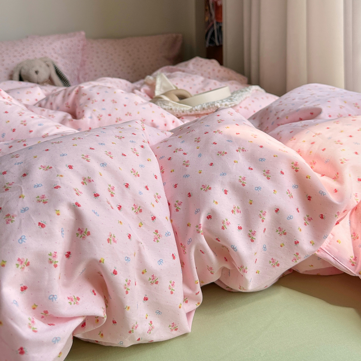 91家纺网 家纺一手货源 找家纺 艾咪-Amy ntmy 2026新款博主风清新田园小碎花全棉纯棉四件套-甜樱 清新甜樱-粉