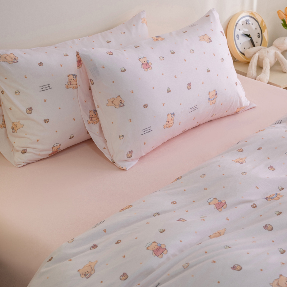 91家纺网 家纺一手货源 找家纺 梦可莱家居 2026新款全棉纯棉针织棉印花可爱卡通系列四件套 蛋糕熊