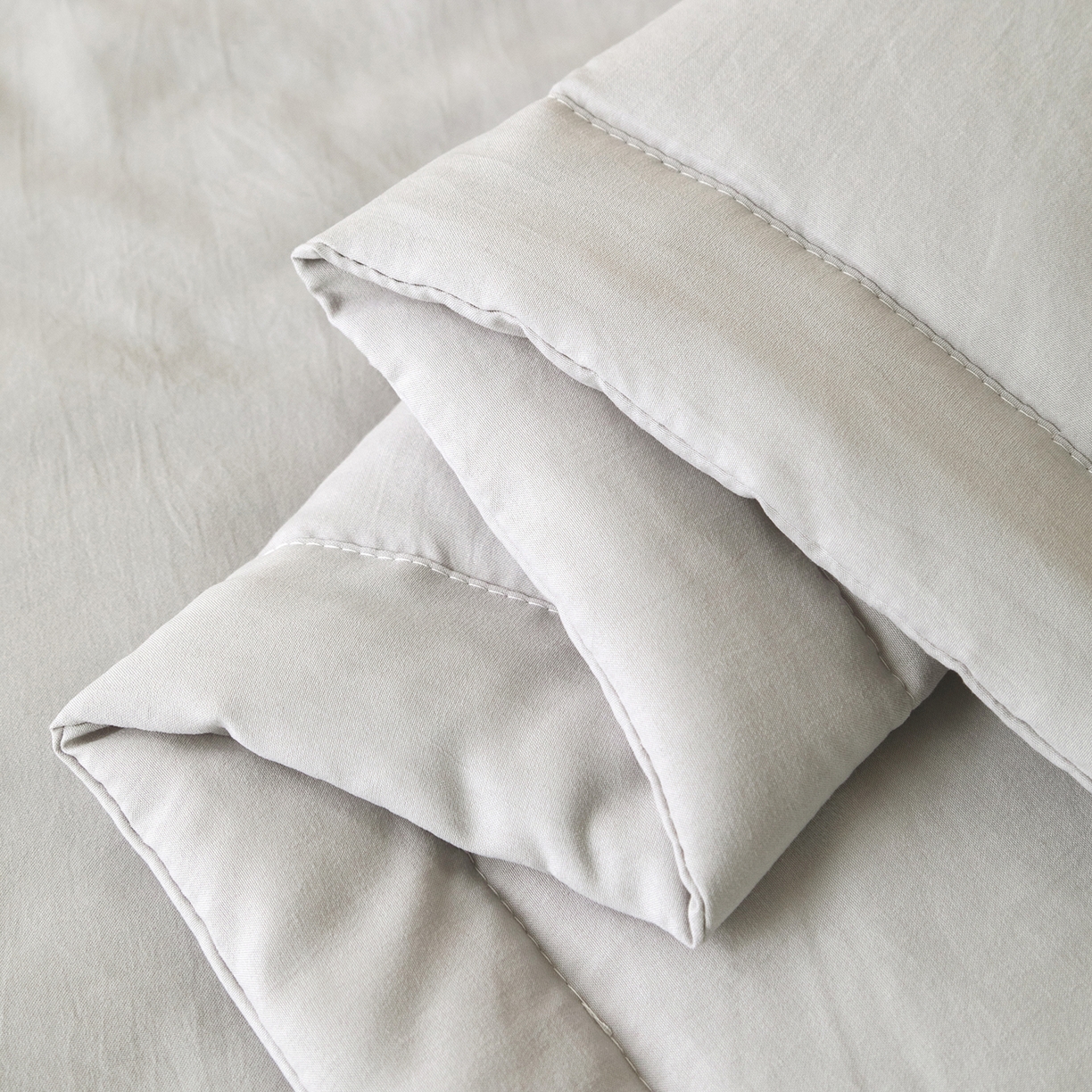 91家纺网 家纺一手货源 找家纺 几禾 2026春夏新款纯色水洗棉双拼夏被新疆棉花被夏凉被空调被被子被芯 纯色-浅灰