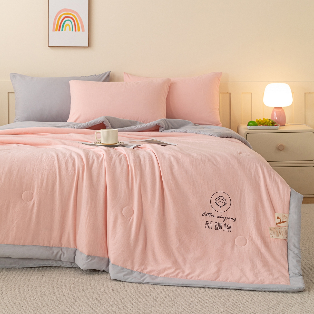 91家纺网 家纺一手货源 找家纺 几禾 2026春夏新款纯色水洗棉双拼夏被新疆棉花被夏凉被空调被被子被芯 双拼-粉灰
