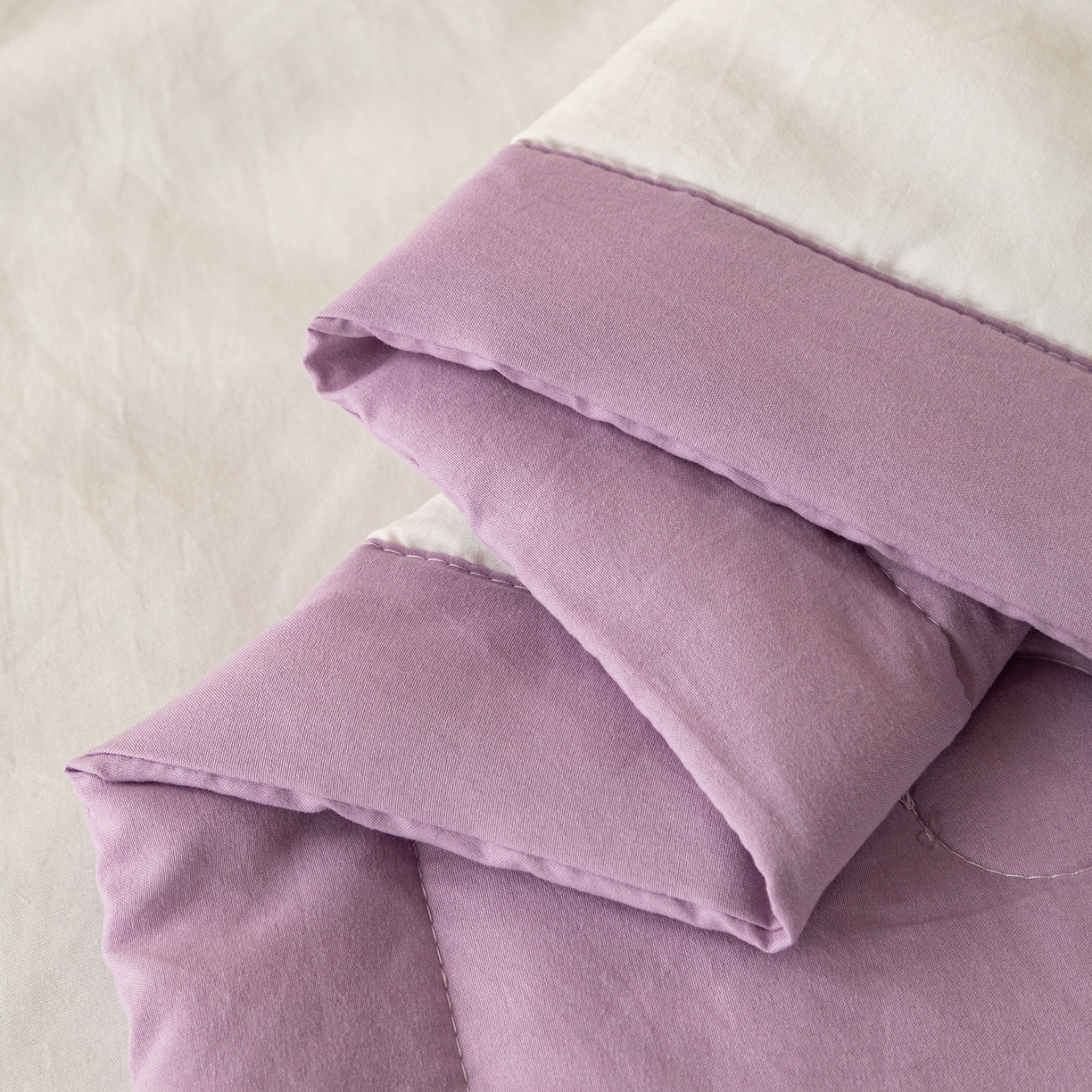 91家纺网 家纺一手货源 找家纺 几禾 2026春夏新款纯色水洗棉双拼夏被新疆棉花被夏凉被空调被被子被芯 双拼-白紫