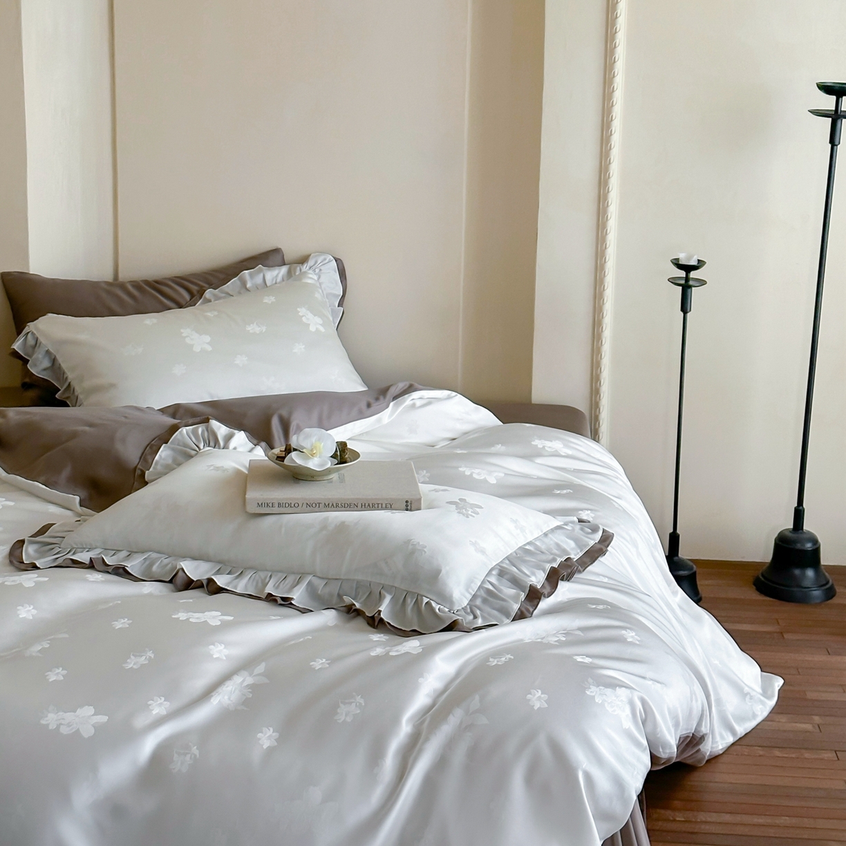 91家纺网 家纺一手货源 找家纺 玉宇阁家居 2026新款60S进口兰精天丝提花四件套-莫莫咖momocha 莫莫咖momocha-榛子酱巧